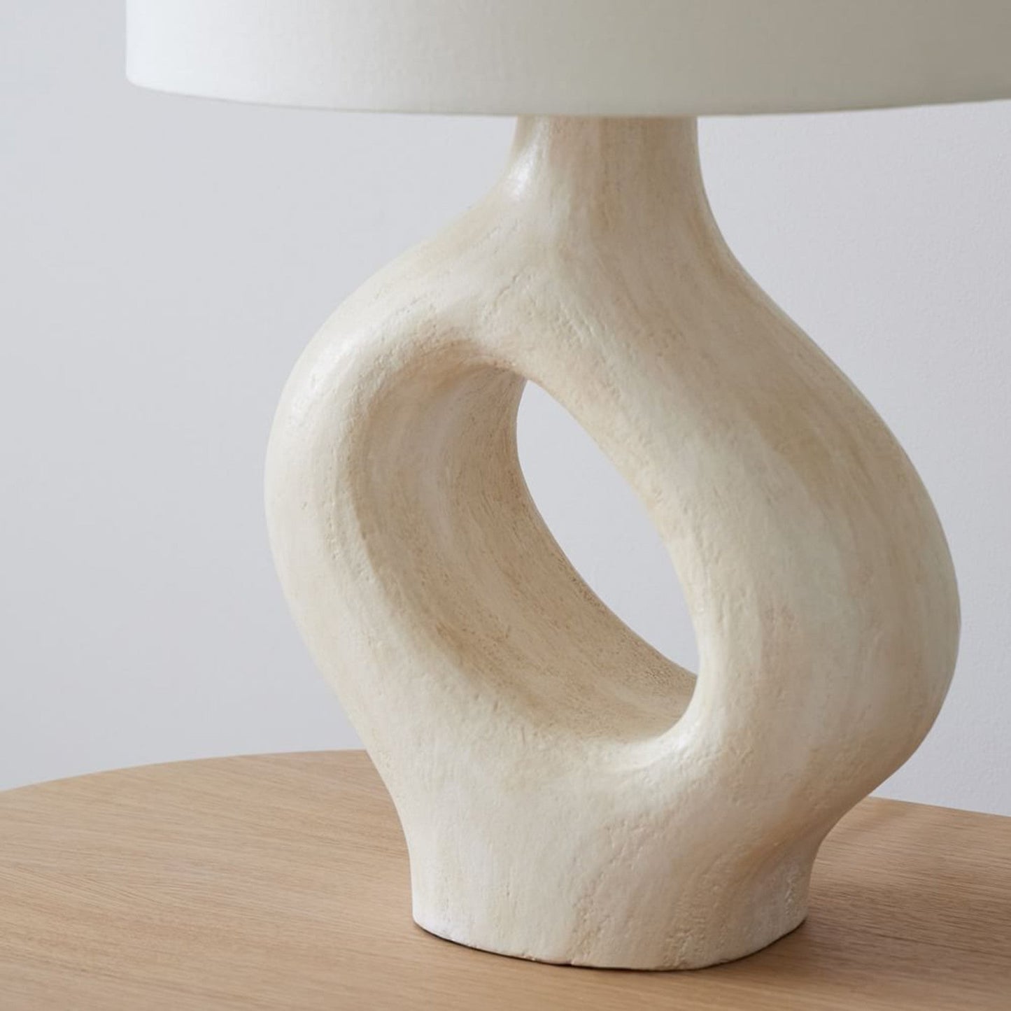ModernGlow – Harpiks Bordlampe med Linnedskærm