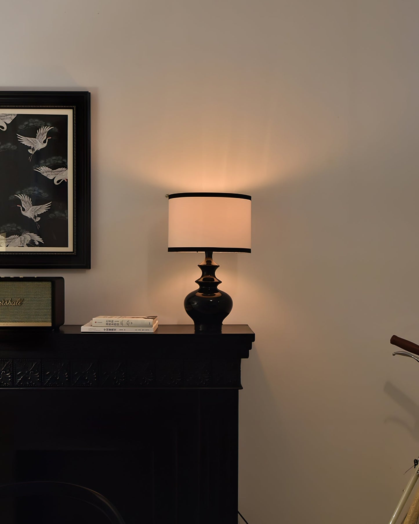 JarrigeLicht - Table Lamp with Vintage Inspired Shape and Subtle Lighting
