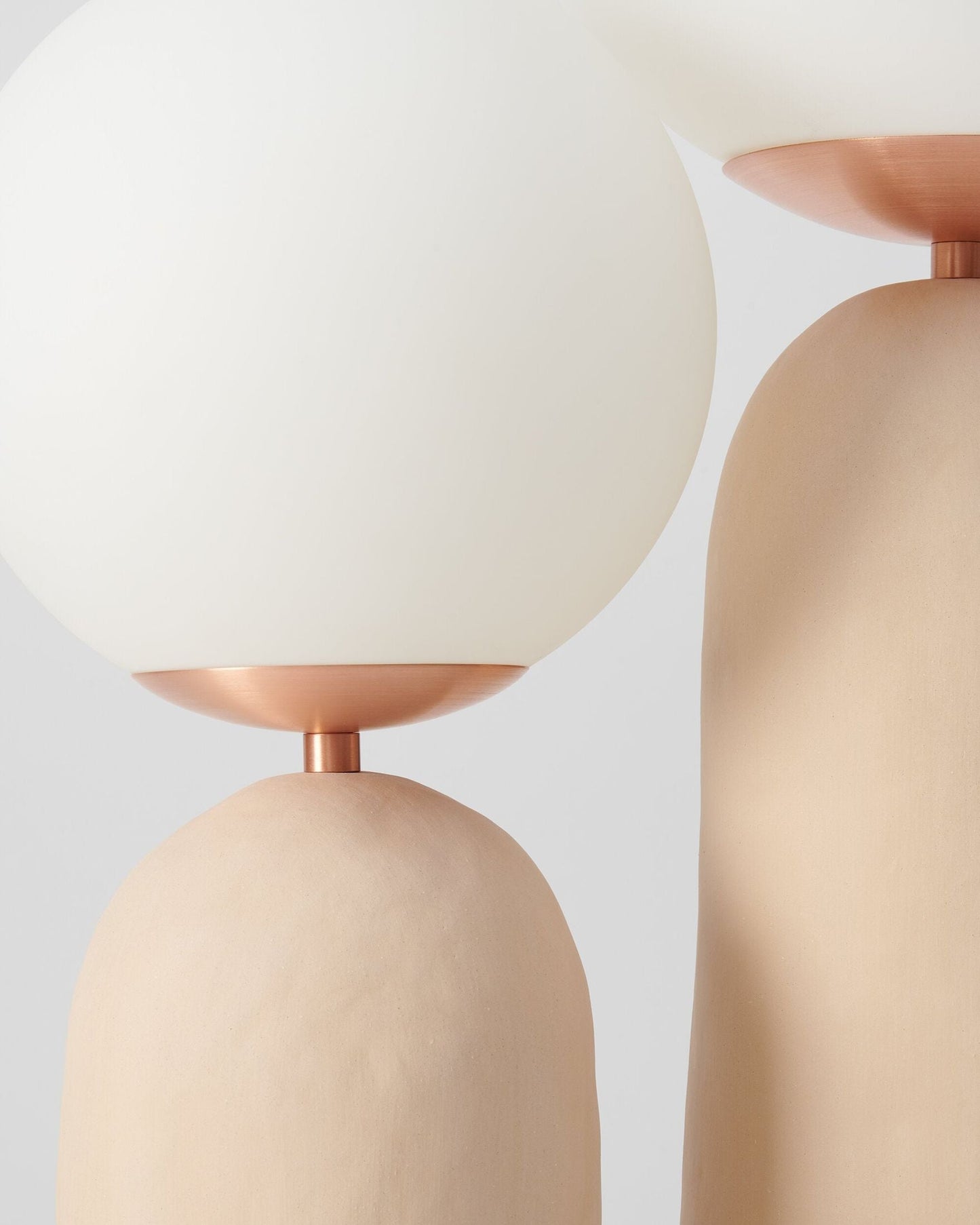EcoLuxe - Moderne glas- og harpiksbordlampe