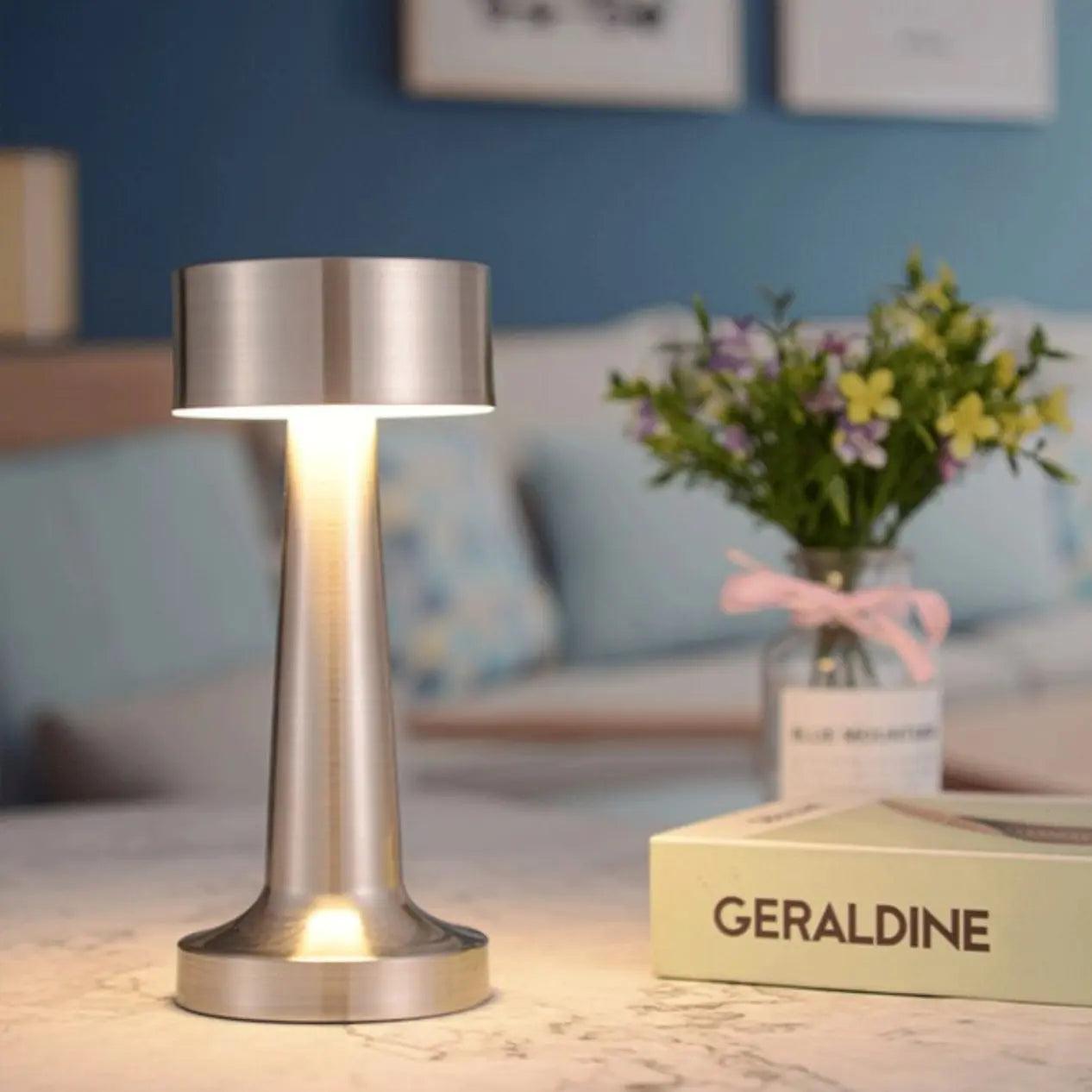 VintaGlow - Lampe Rétro Raffinée pour le Bar