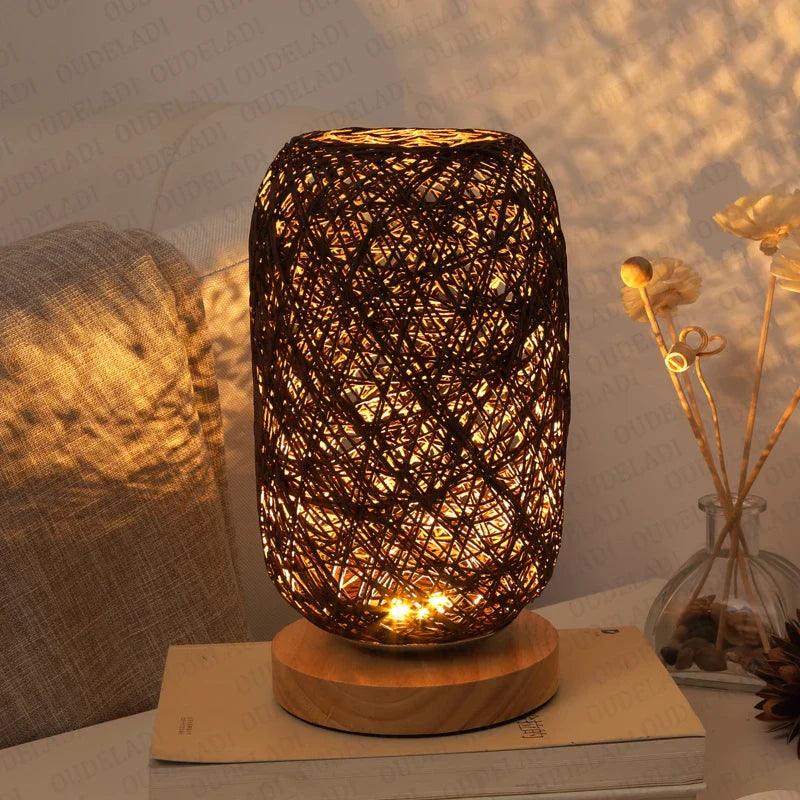 RattanLuxe - Lampe de table en bois élégante