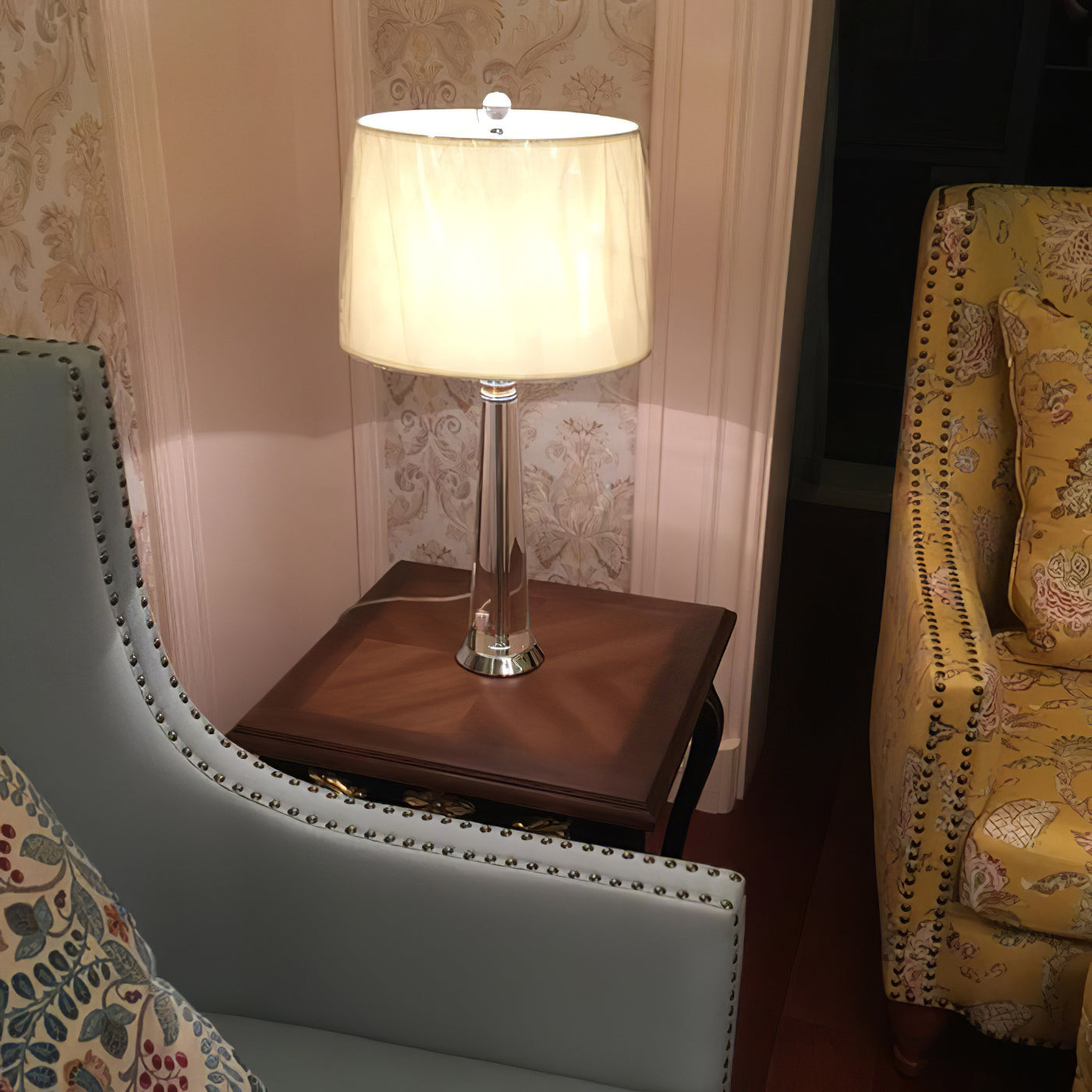 TapsLuxe - Lampe de table avec forme conique moderne et éclairage chaleureux