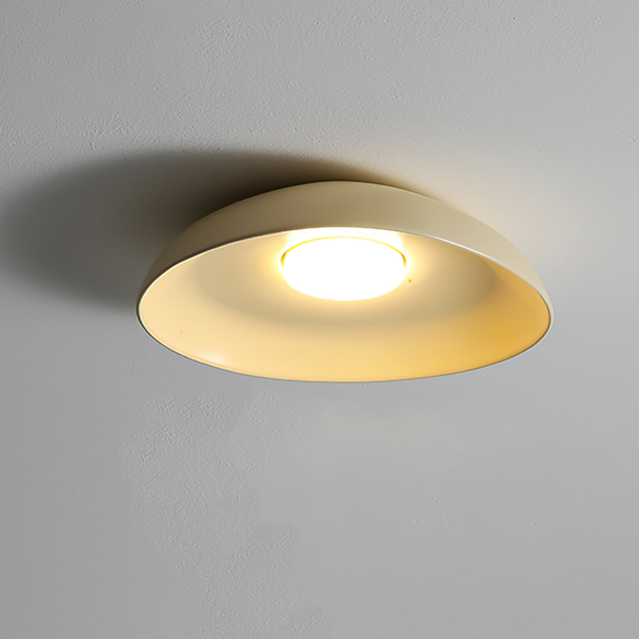 TamboLuxe - Loftlampe med minimalistisk design og intim belysning