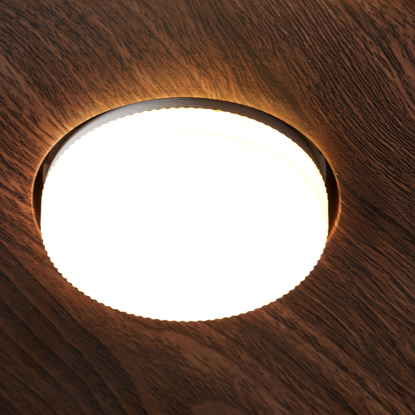 TamboLuxe - Loftlampe med minimalistisk design og intim belysning
