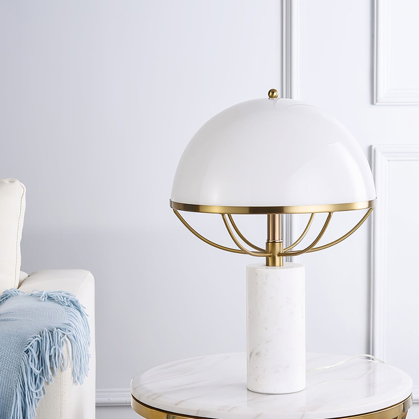 GlassElegance – Moderne bordlampe med guldfinish
