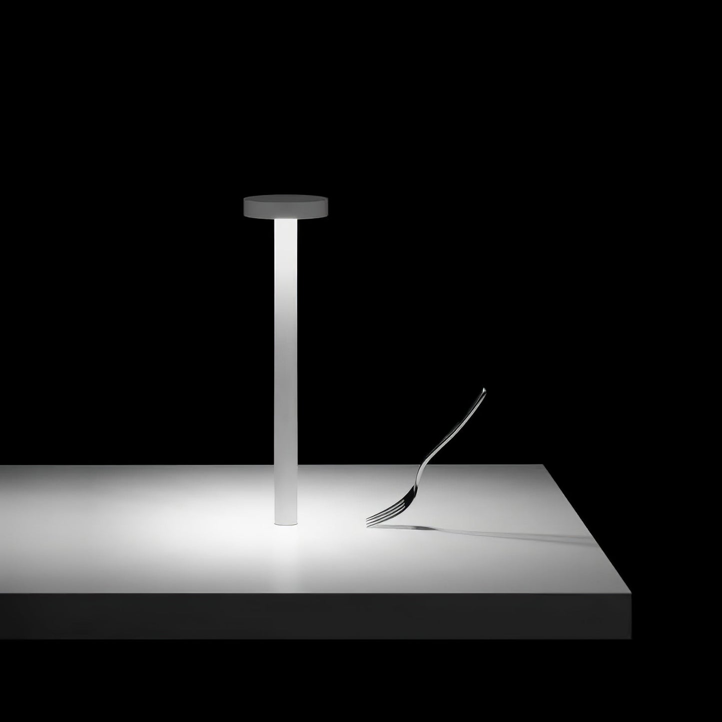 LumoMag - Portable Table Lamp with Magnetic Base