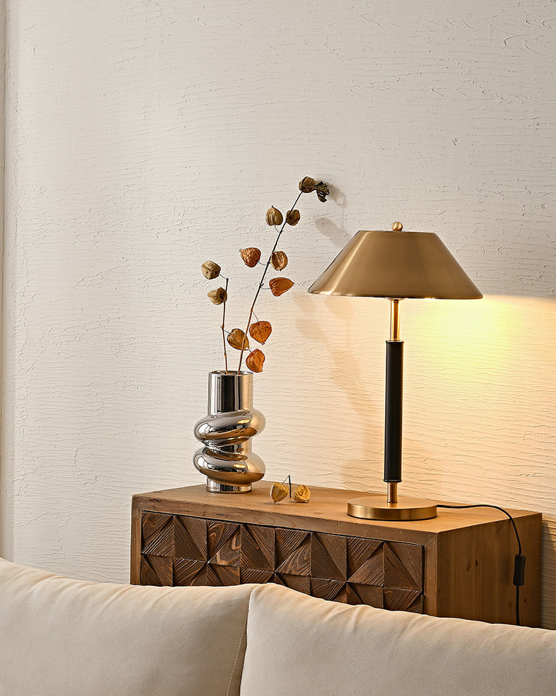 LuxeFuture - Table Lamp with Modern Design and Soft Lighting