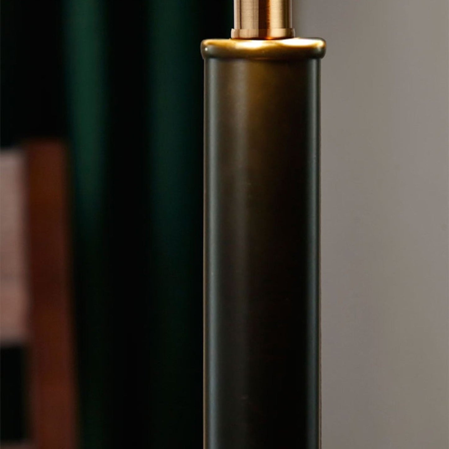 LuxeFuture - Table Lamp with Modern Design and Soft Lighting