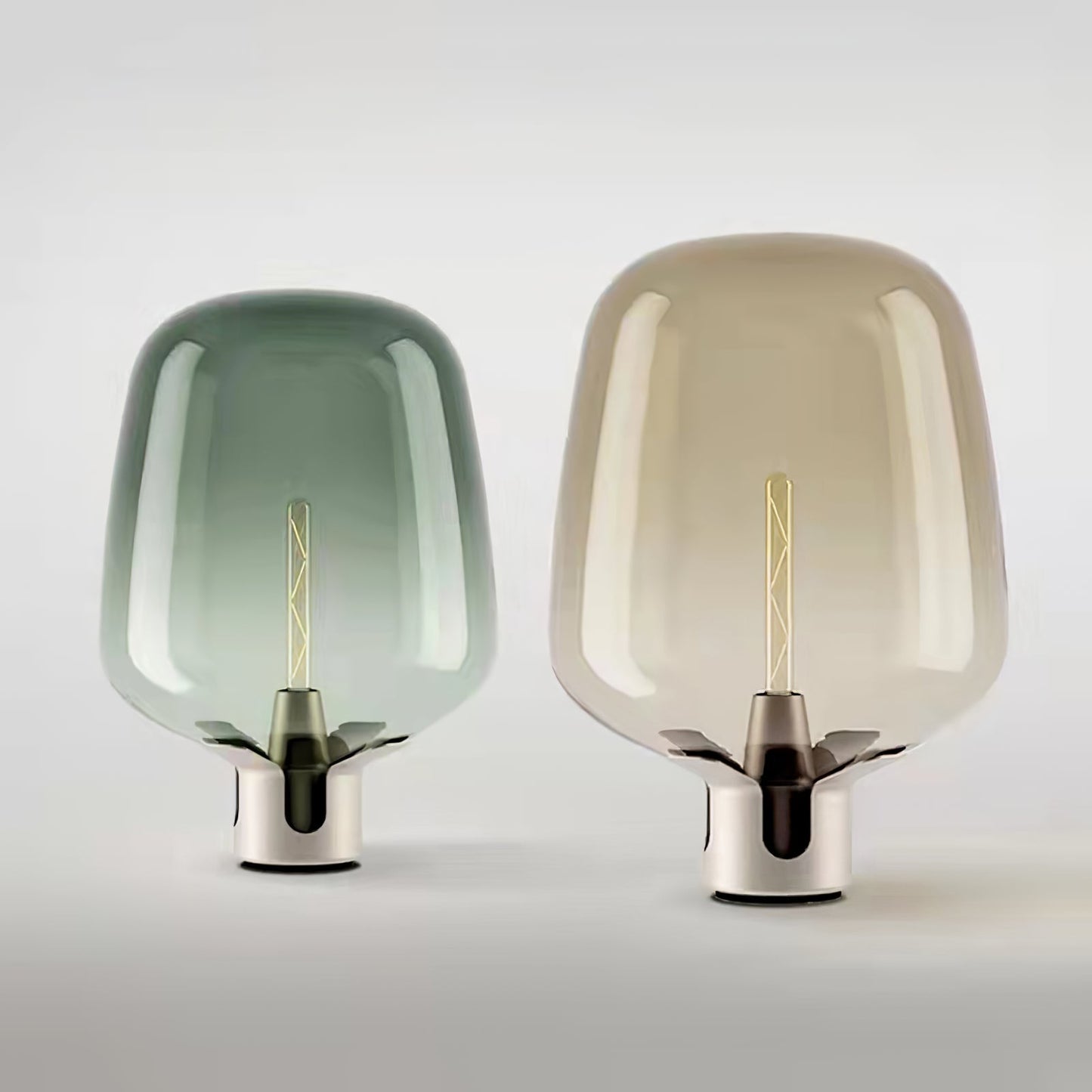 Glass Flame - Transparent bordlampe med varmt LED-lys