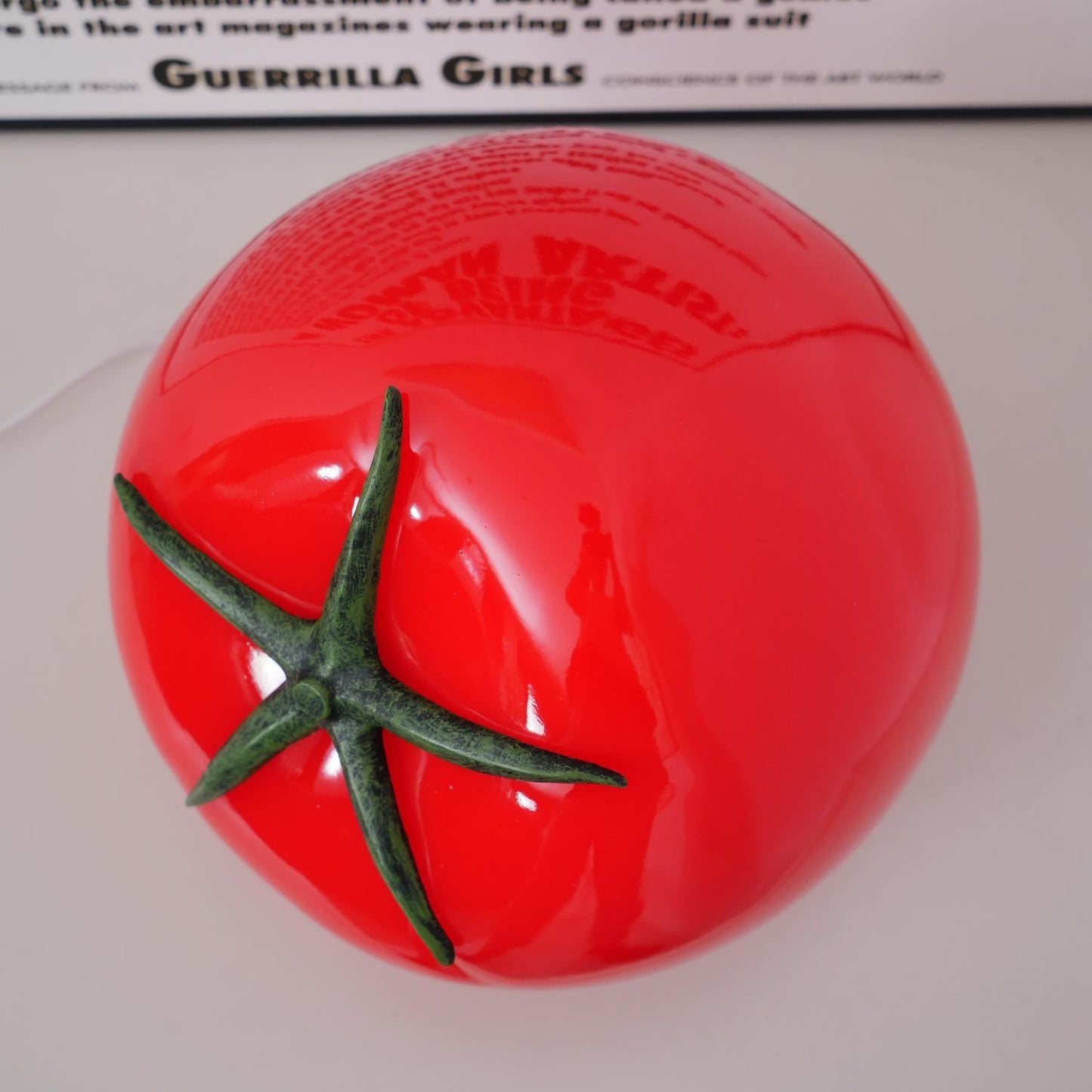 TomatoLuxe - Lampe de table en résine