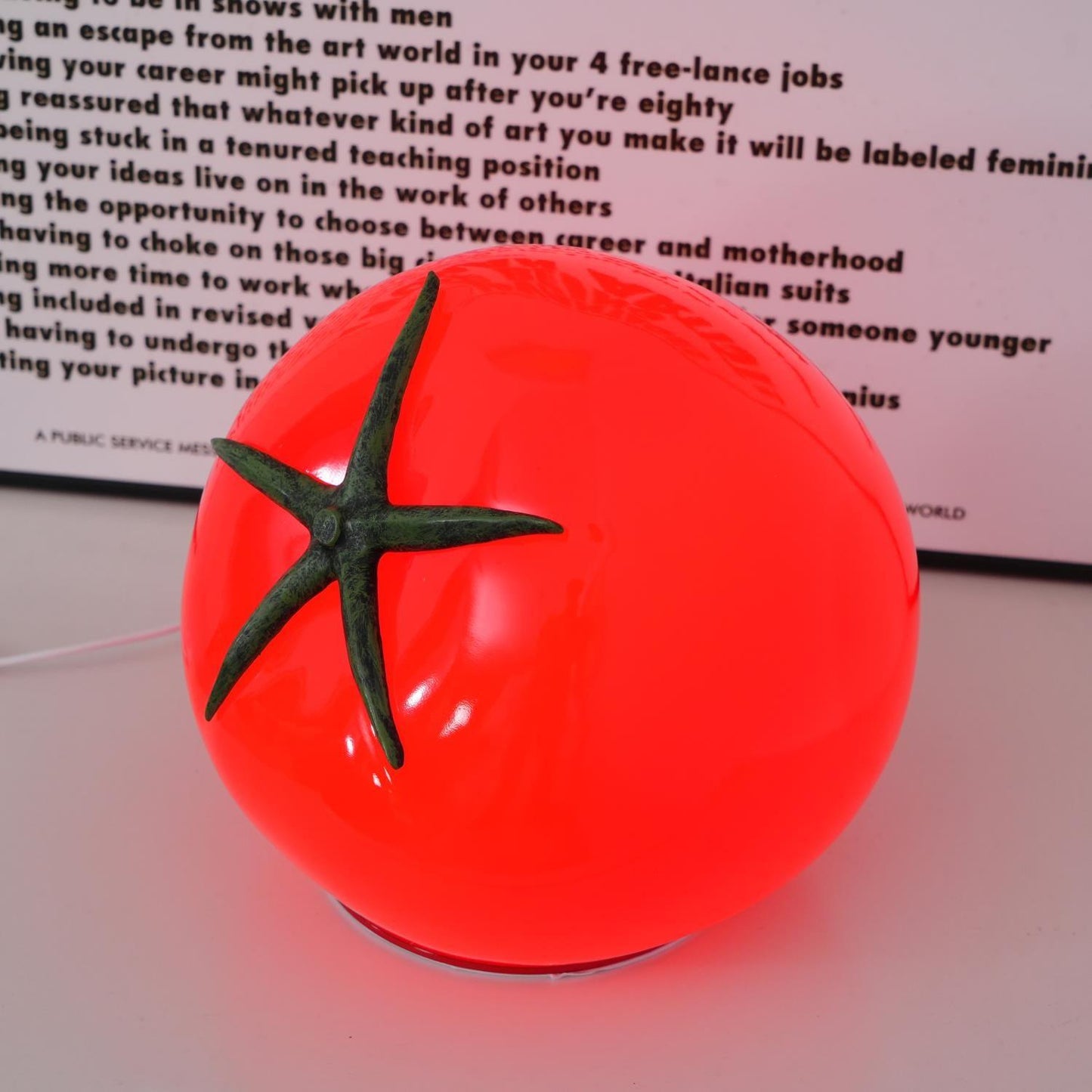 TomatoLuxe - Lampe de table en résine