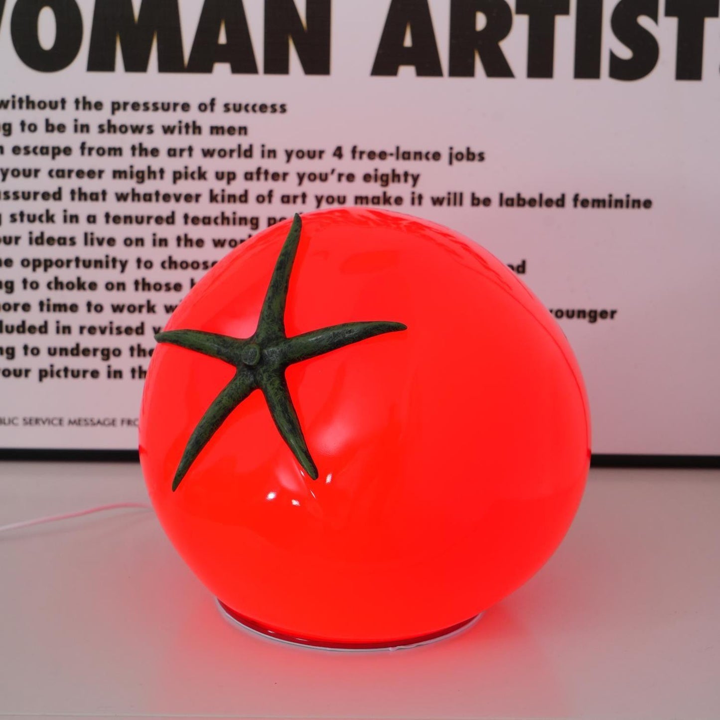 TomatoLuxe - Lampe de table en résine