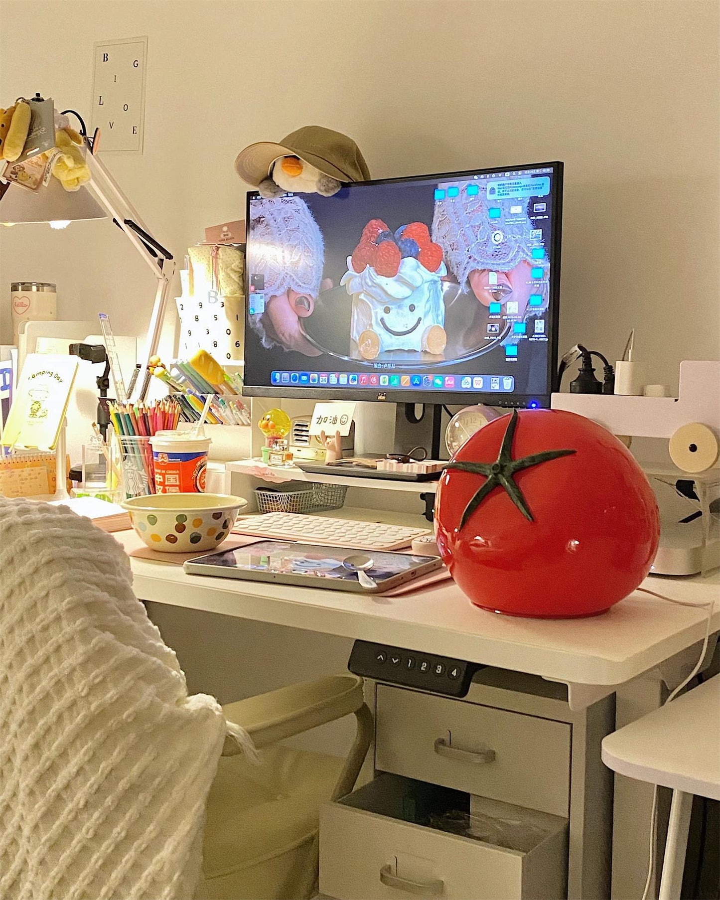 TomatoLuxe - Lampe de table en résine