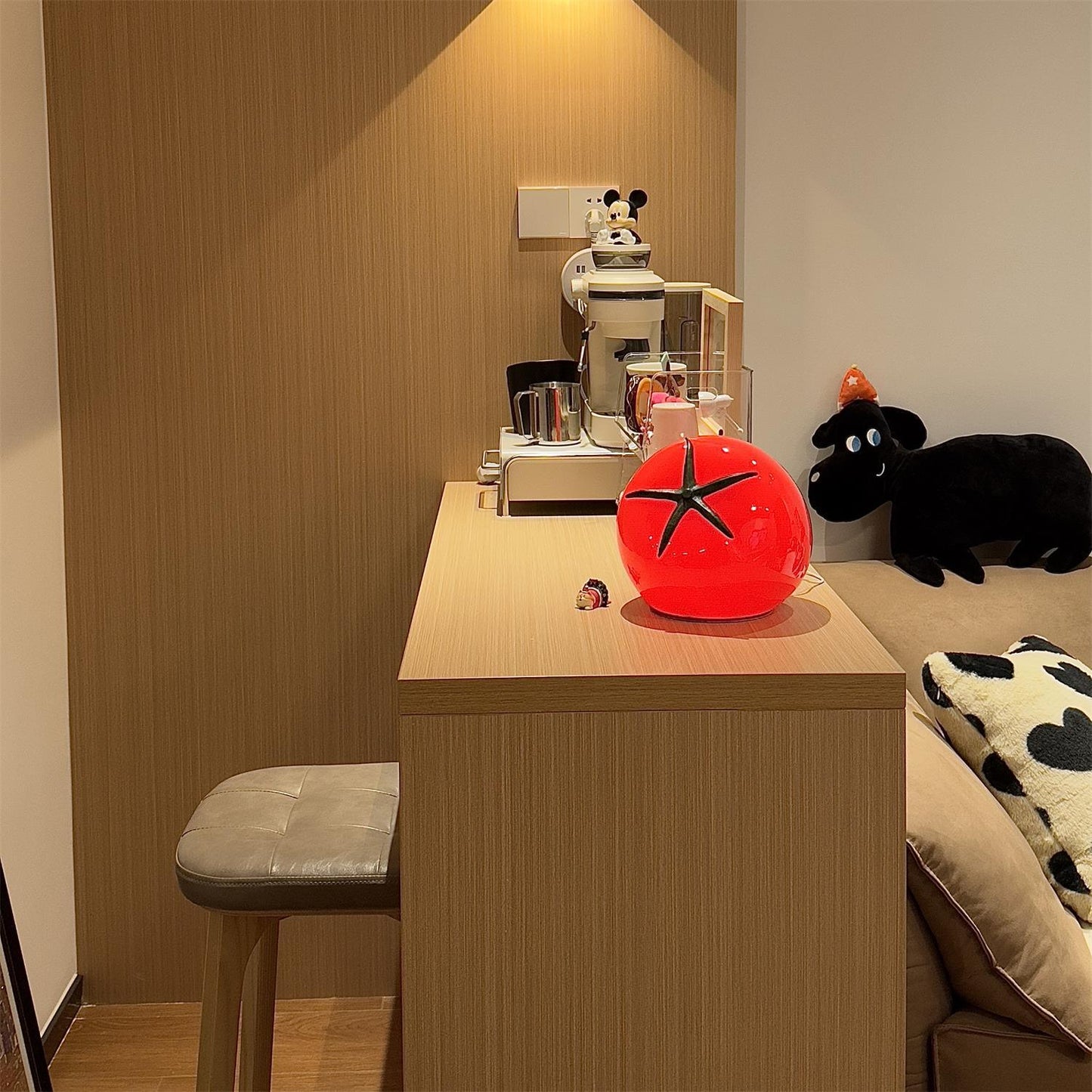 TomatoLuxe - Lampe de table en résine