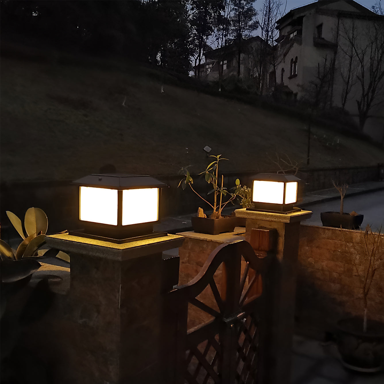 TritonGlow – Lampe de table LED moderne avec finition noire