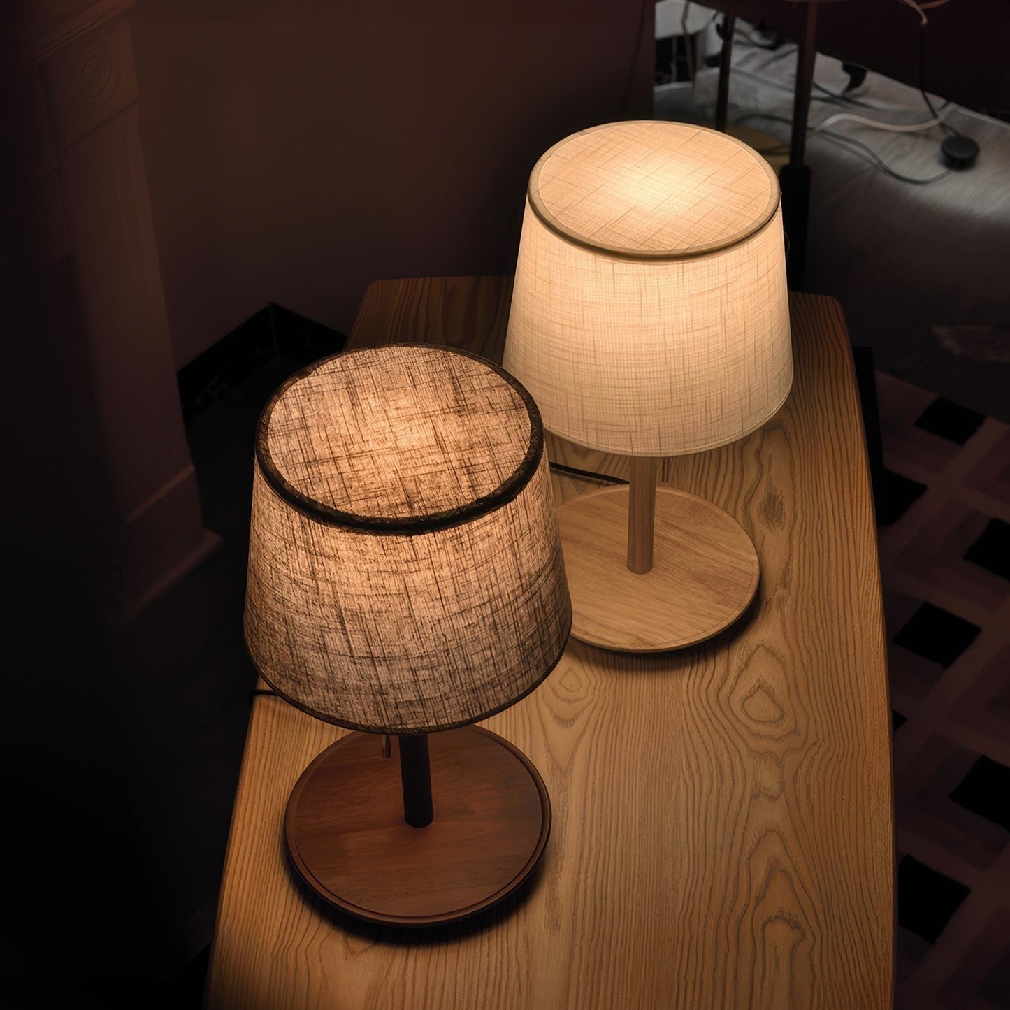 NobleWood - Valnød & Stof Bordlampe