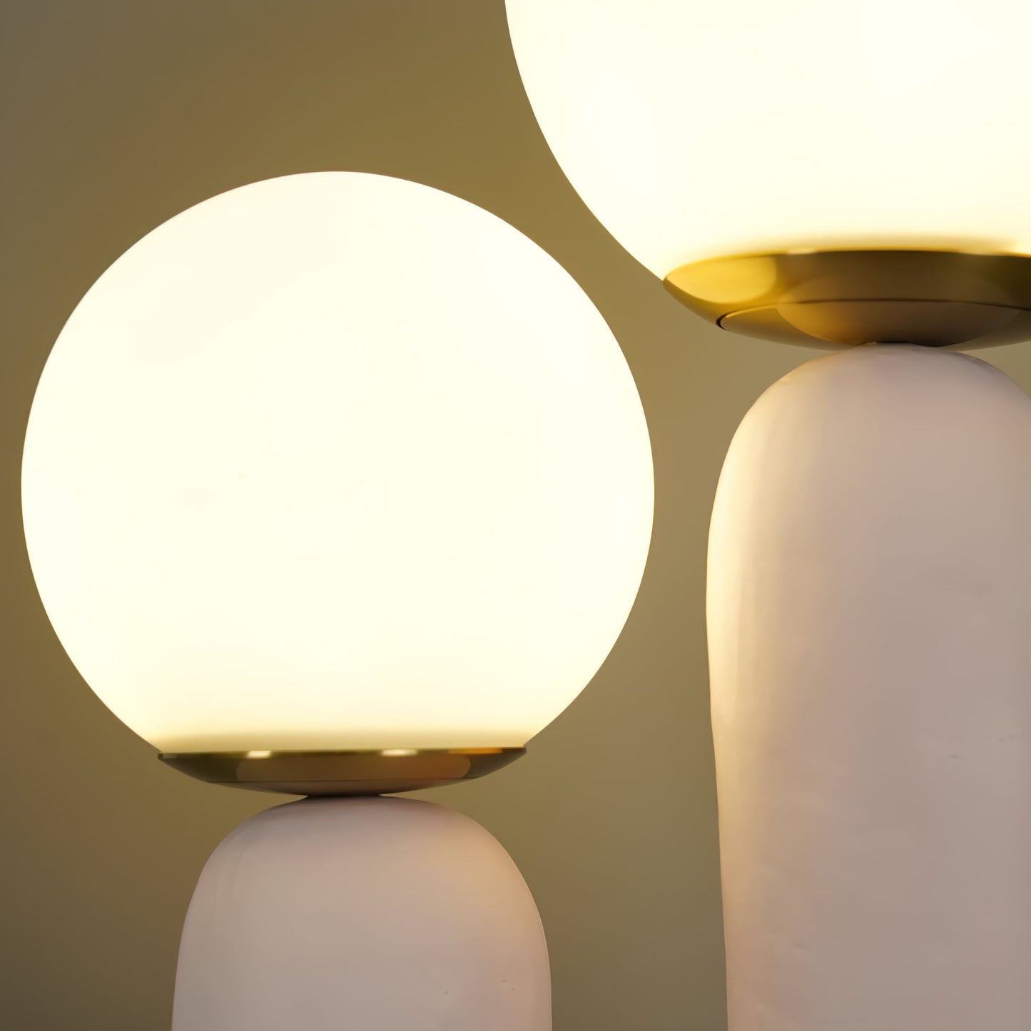 EcoLuxe - Moderne glas- og harpiksbordlampe