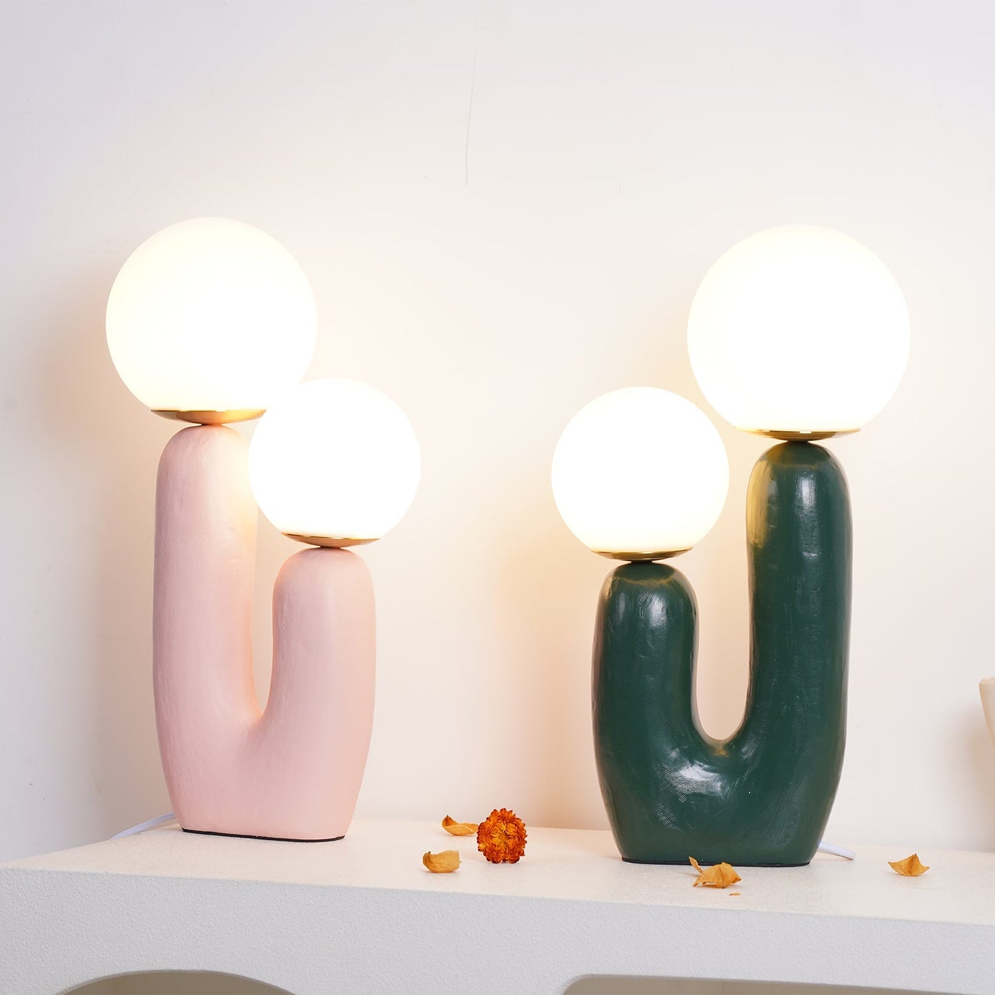 EcoLuxe - Moderne glas- og harpiksbordlampe