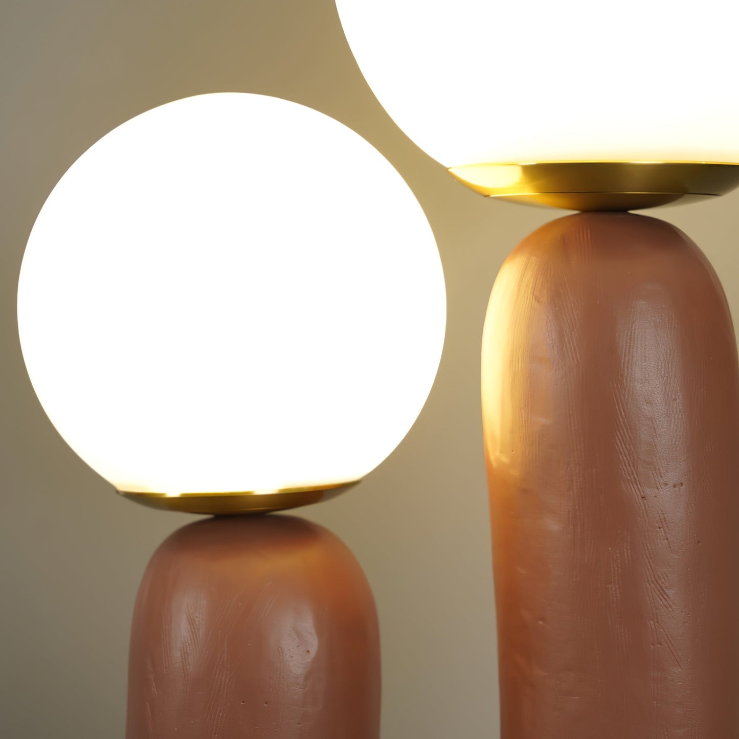 EcoLuxe - Moderne glas- og harpiksbordlampe
