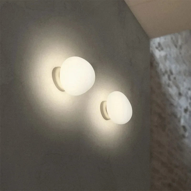 VivaLume - Elegant hvid loftslampe til moderne interiører