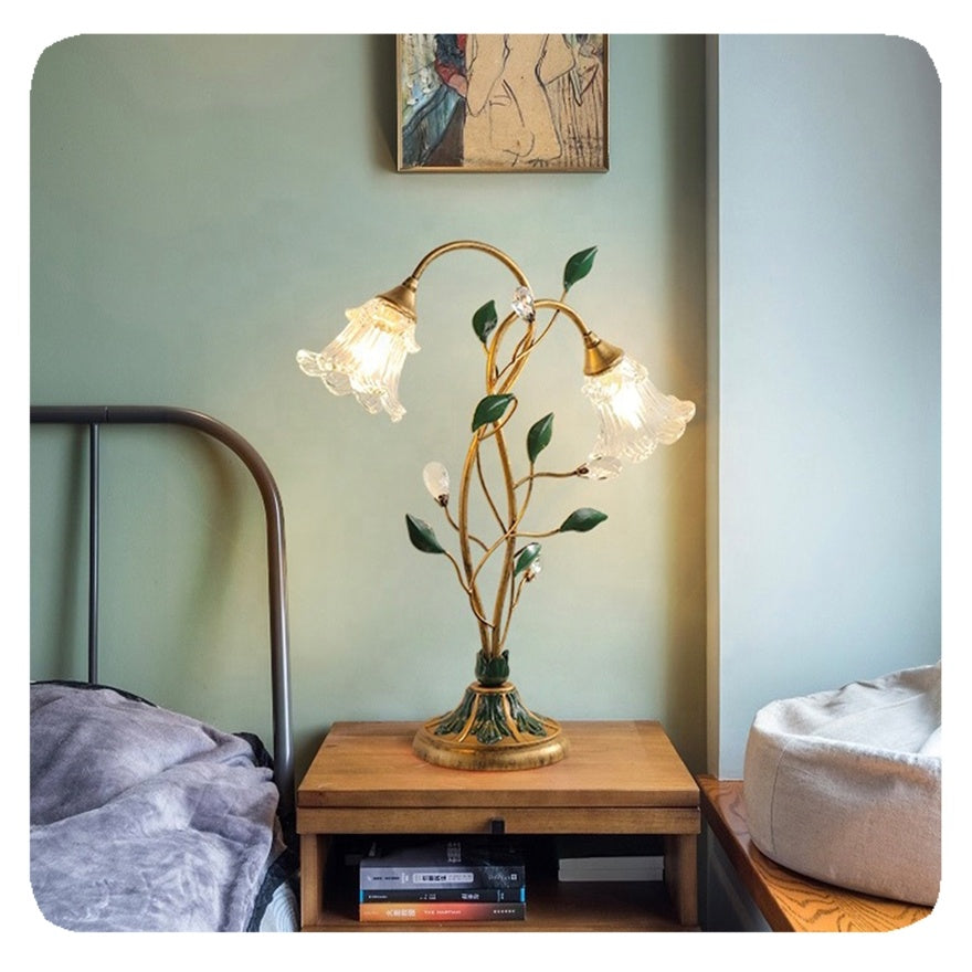 BloemLuxe - Fransk bordlampe med blomsterdesign