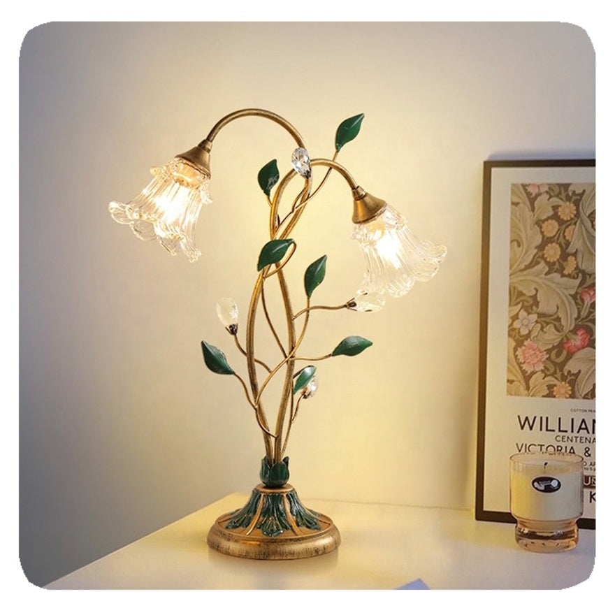 BloemLuxe - Fransk bordlampe med blomsterdesign