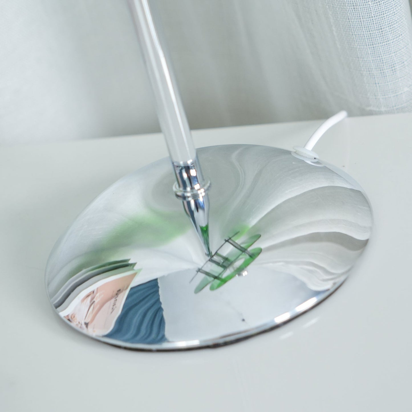 MirroredStyle - Geometrisk UFO Bordlampe