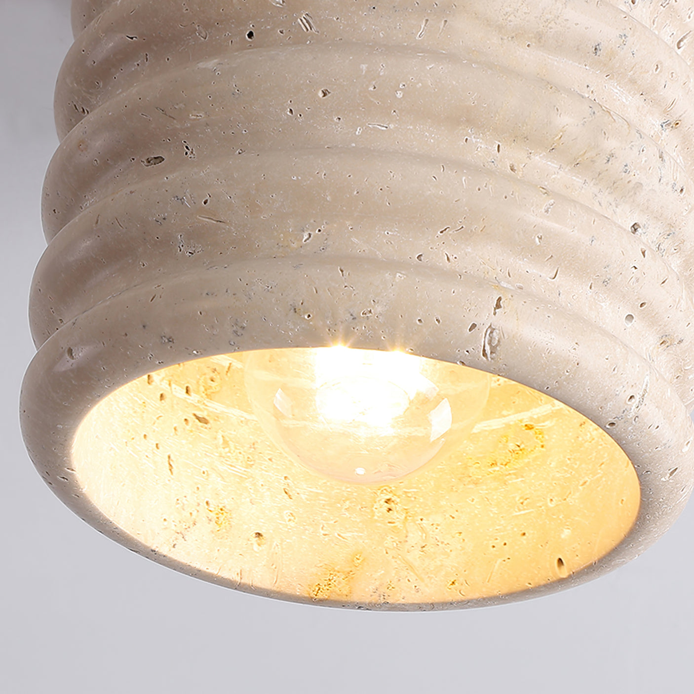 VaarniiLuxe - Loftlampe med skandinavisk design og subtil belysning