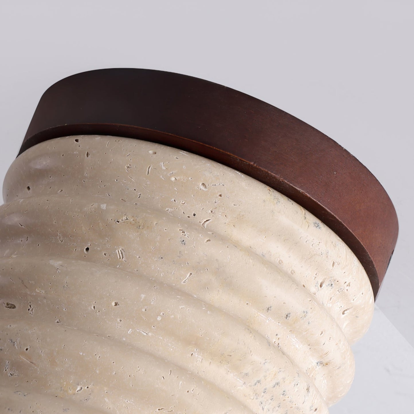 VaarniiLuxe - Loftlampe med skandinavisk design og subtil belysning