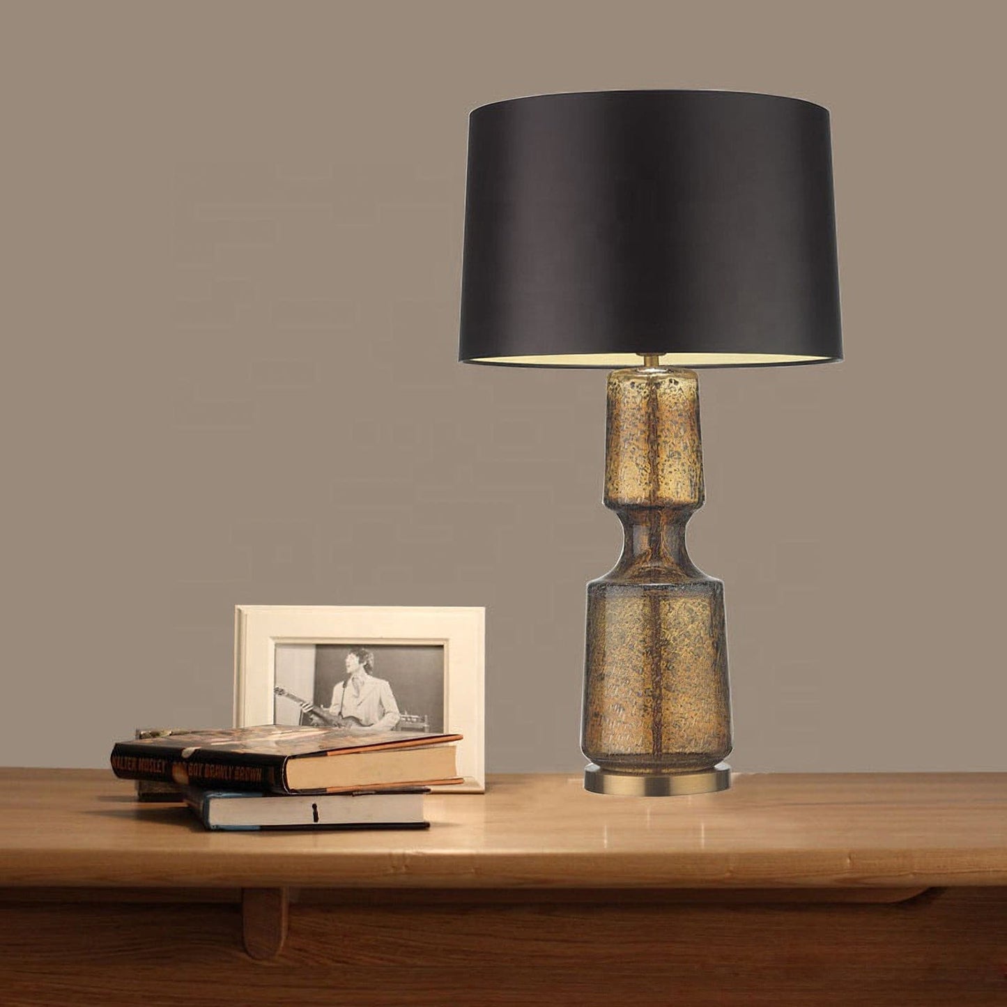 SleekAura - Elegant Table Lamp with Glass and Metal Design