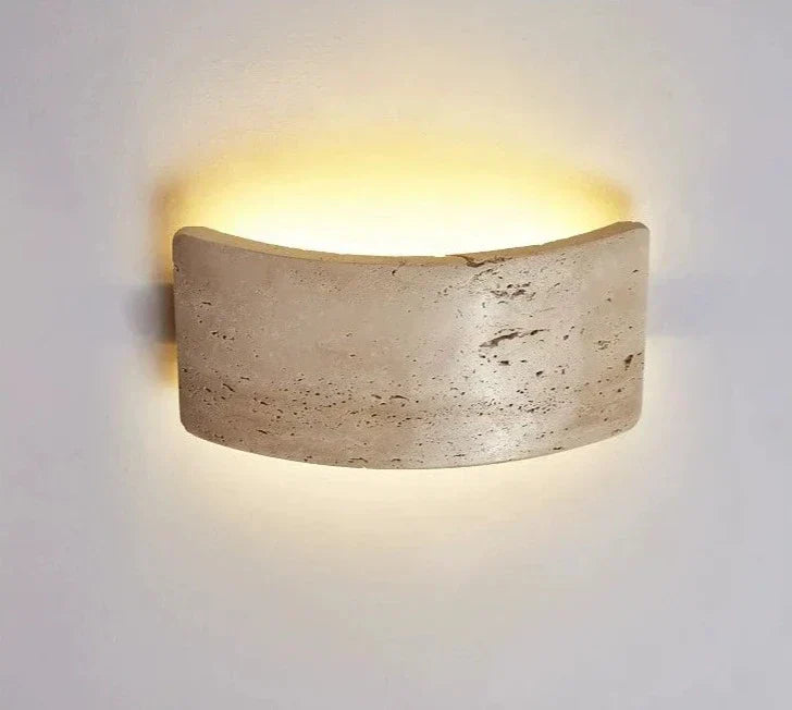StoneGlow - Minimalistisk væglampe i travertin
