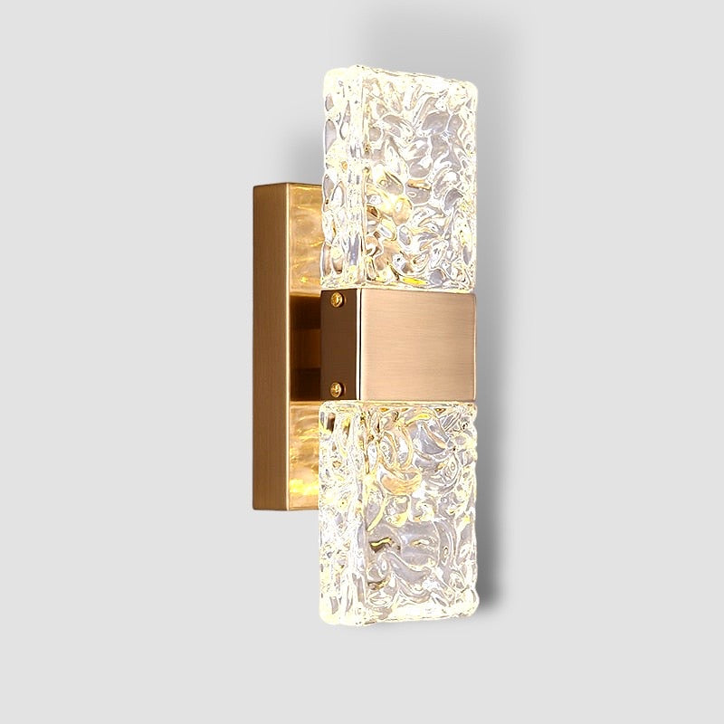 LuxeGlow - Minimalistisk Væglampe med Krystaller og Guld