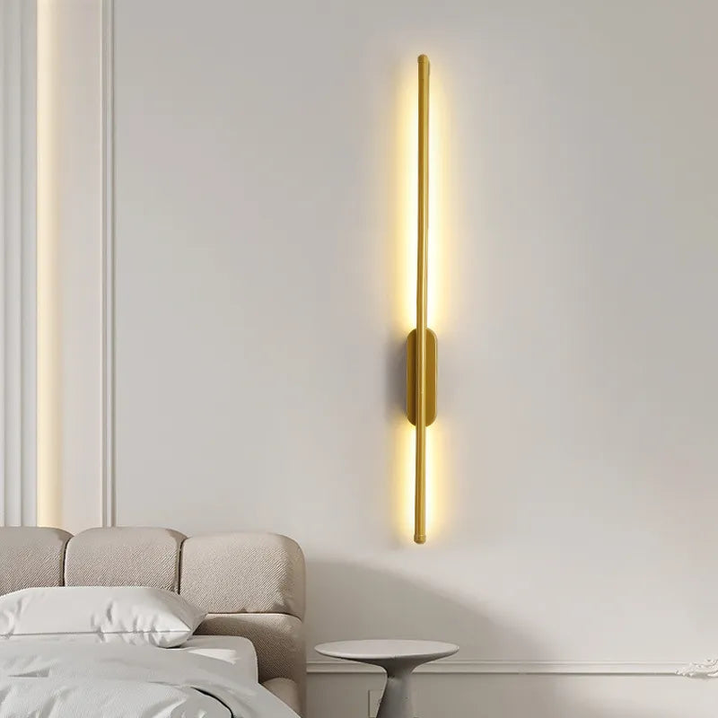 SofaGlow - Moderne væglampe i sort og guld