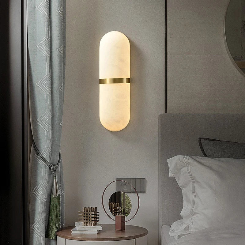 LuxeStone - Skandinavisk Væglampe med Marmorfinish