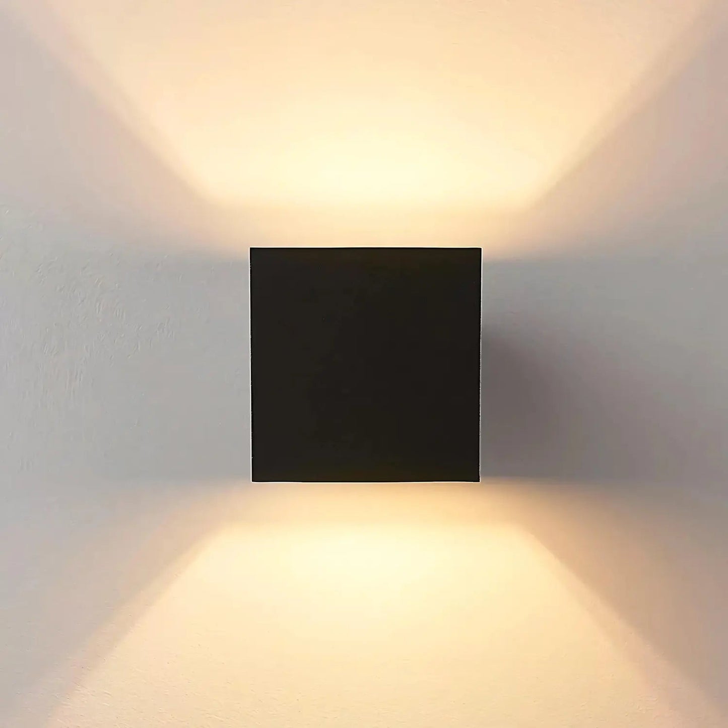 AuraLuxe - Hana vegglampe design
