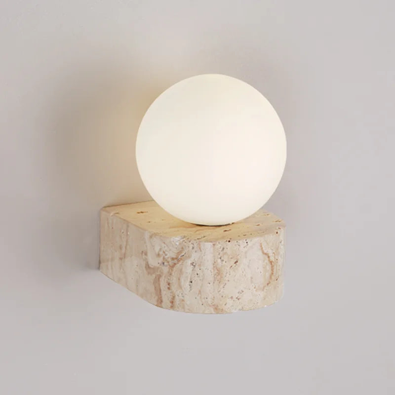 GlobeStone - Moderne væglampe lavet af glas og travertin