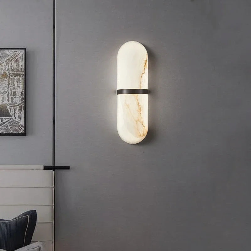 LuxeStone - Skandinavisk Væglampe med Marmorfinish