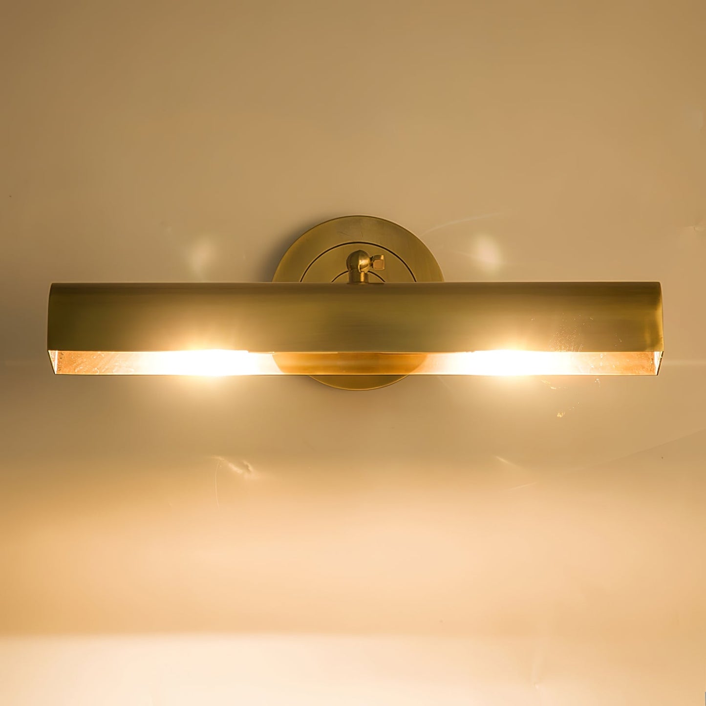 ShineLite - Luksus Guld Væglampe til Tidløst Design