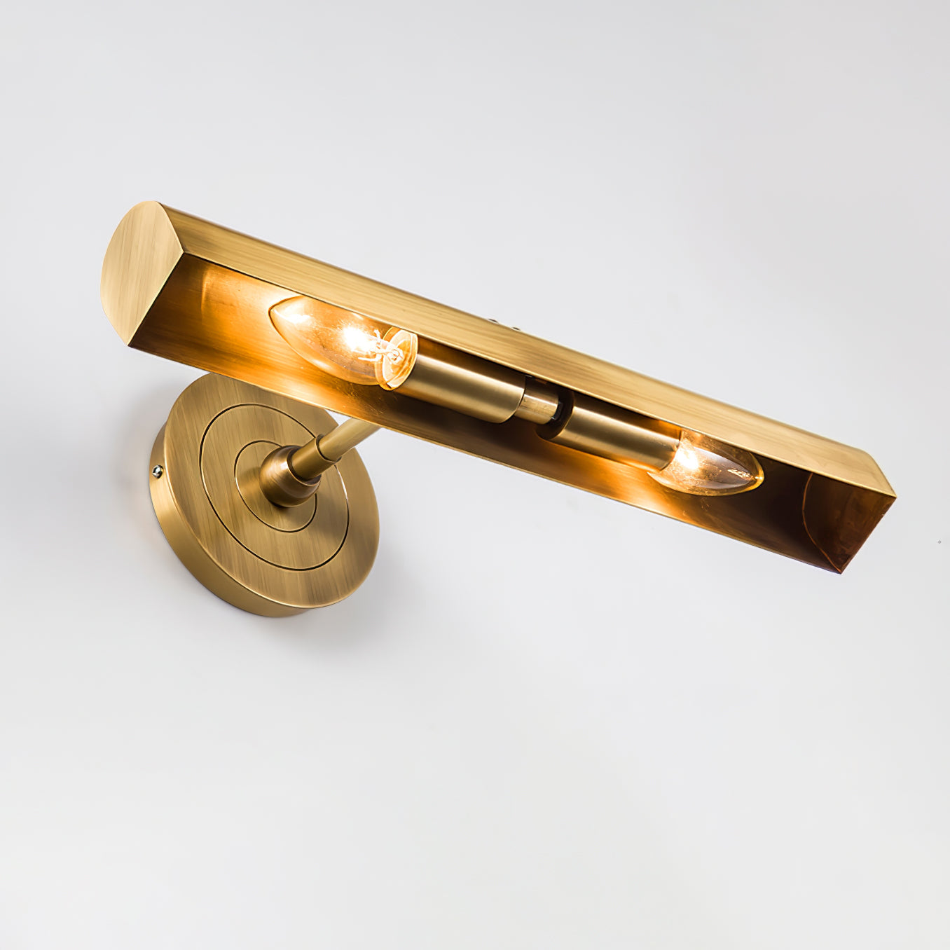 ShineLite - Luksus Guld Væglampe til Tidløst Design