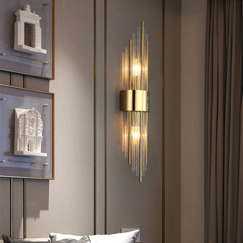 RadiantLux - Guld Krystal Væglampe med Bæredygtigt Design