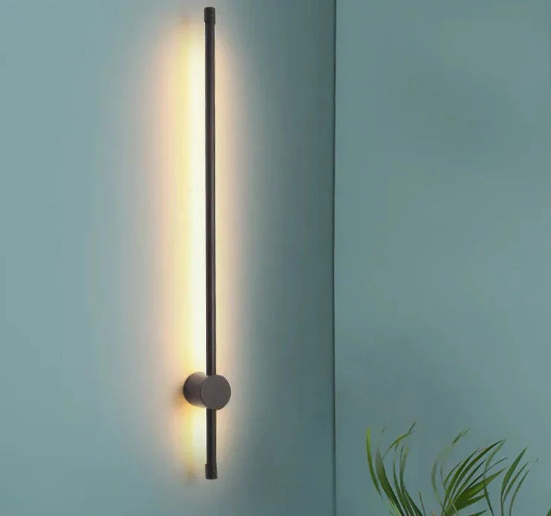 RodLux - Moderne Væglampe med Stik og Skandinavisk Design
