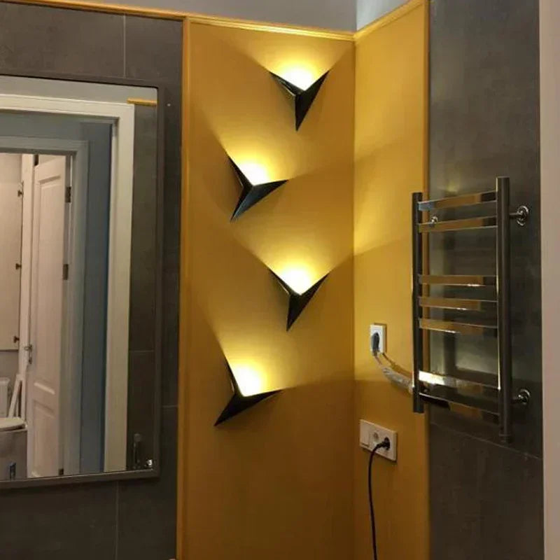 AuraLight - Elegant vegglampe med minimalistisk design