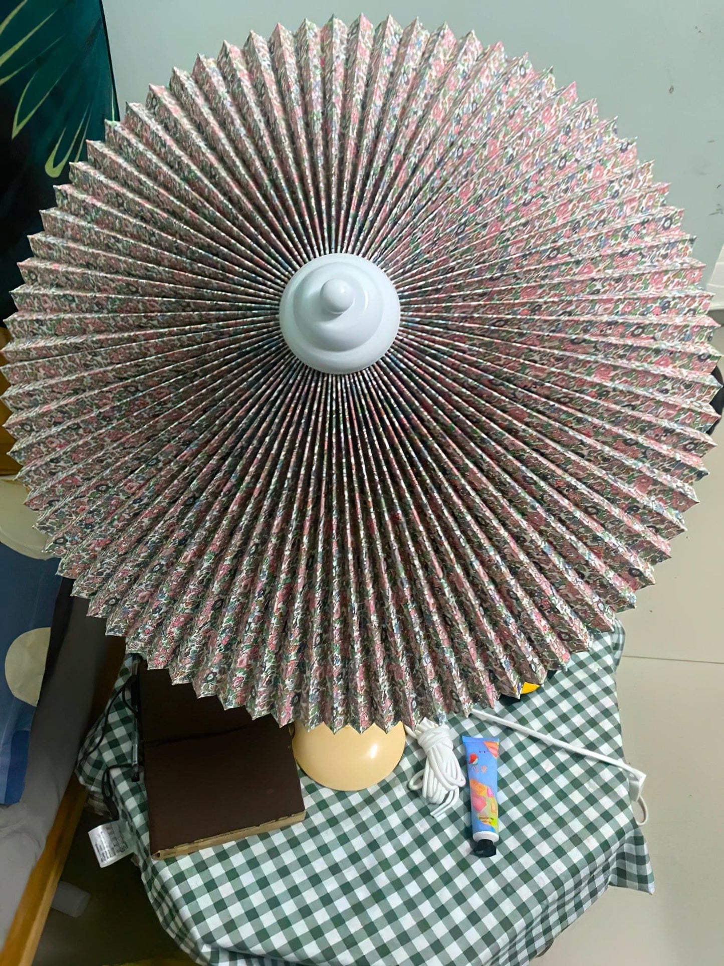 PlooiLicht - Elegant Table Lamp with Playfully Pleated Shade