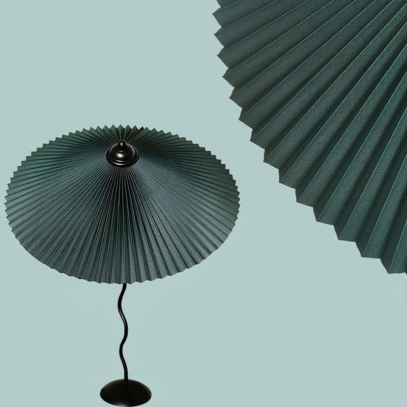 PlooiLicht - Elegant Table Lamp with Playfully Pleated Shade