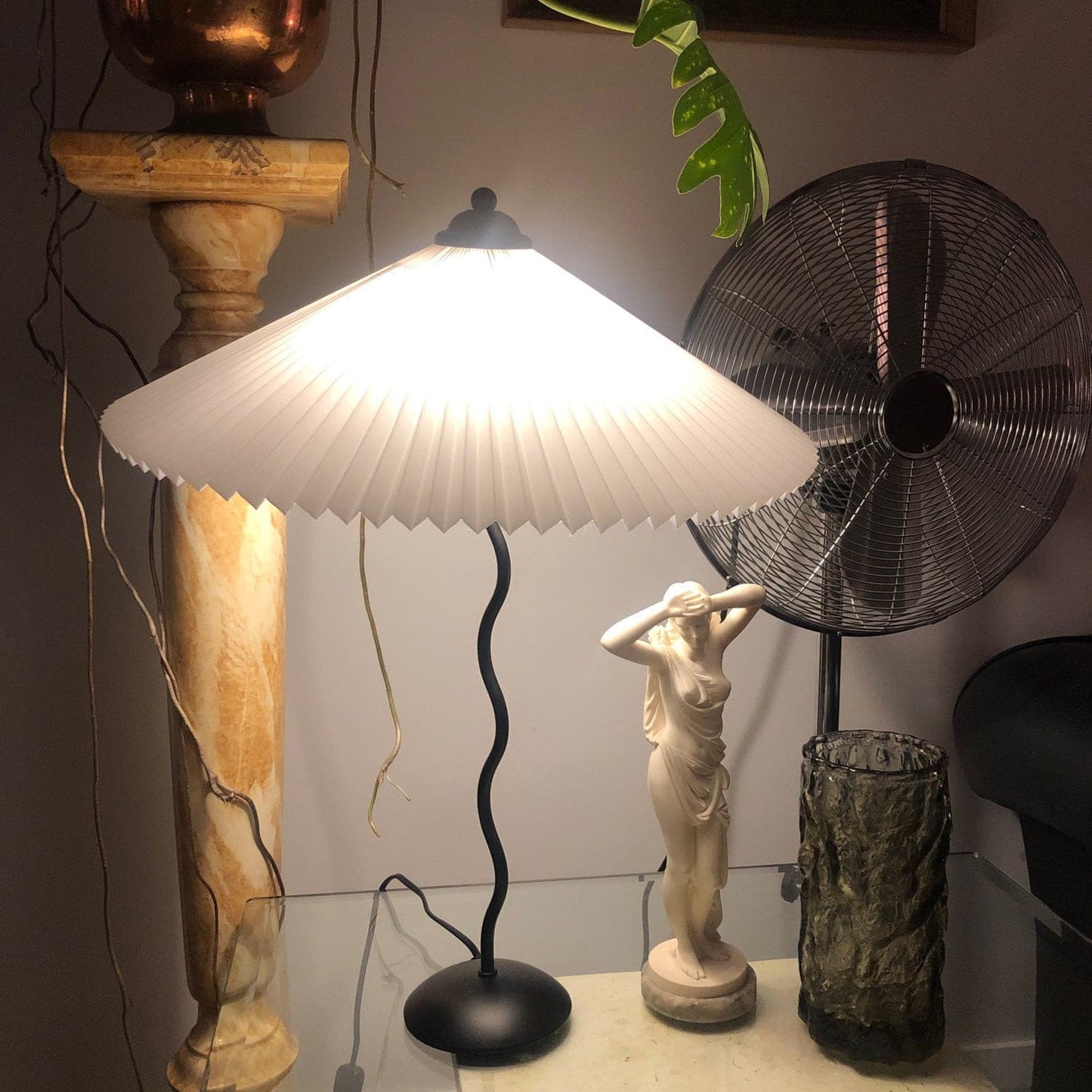 PlooiLicht - Elegant Table Lamp with Playfully Pleated Shade
