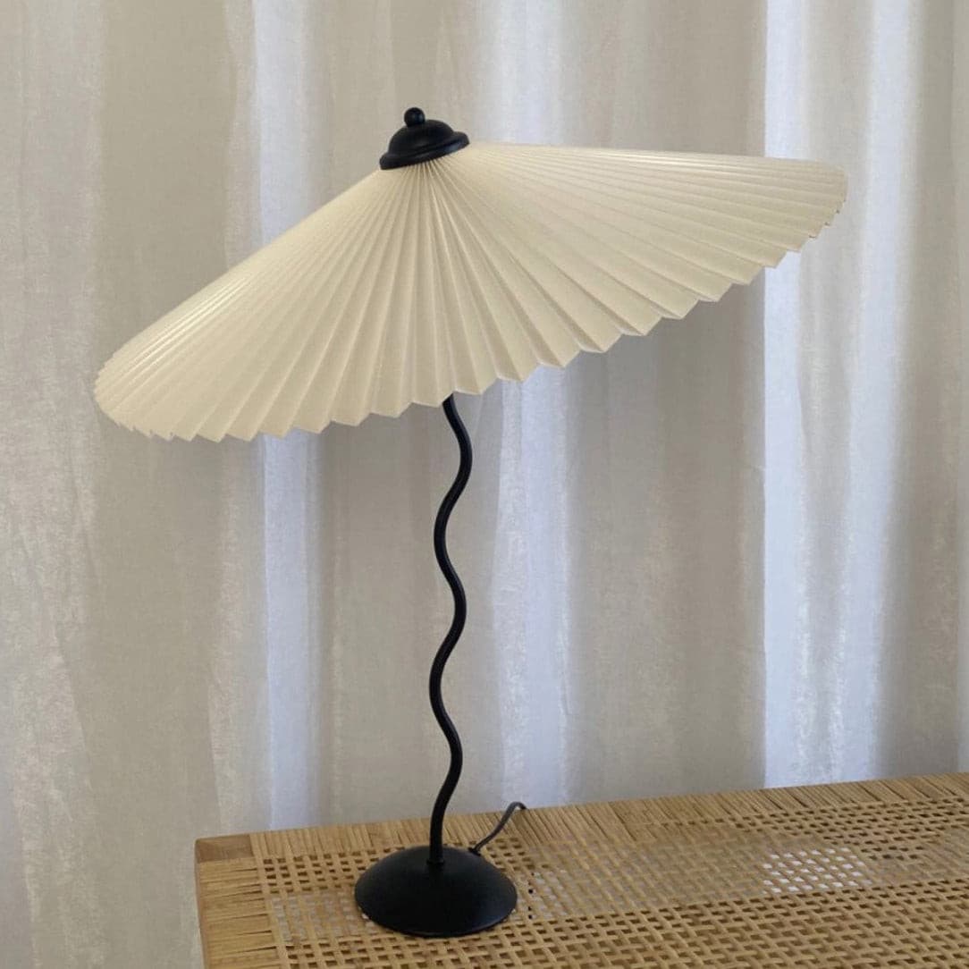 PlooiLicht - Elegant Table Lamp with Playfully Pleated Shade