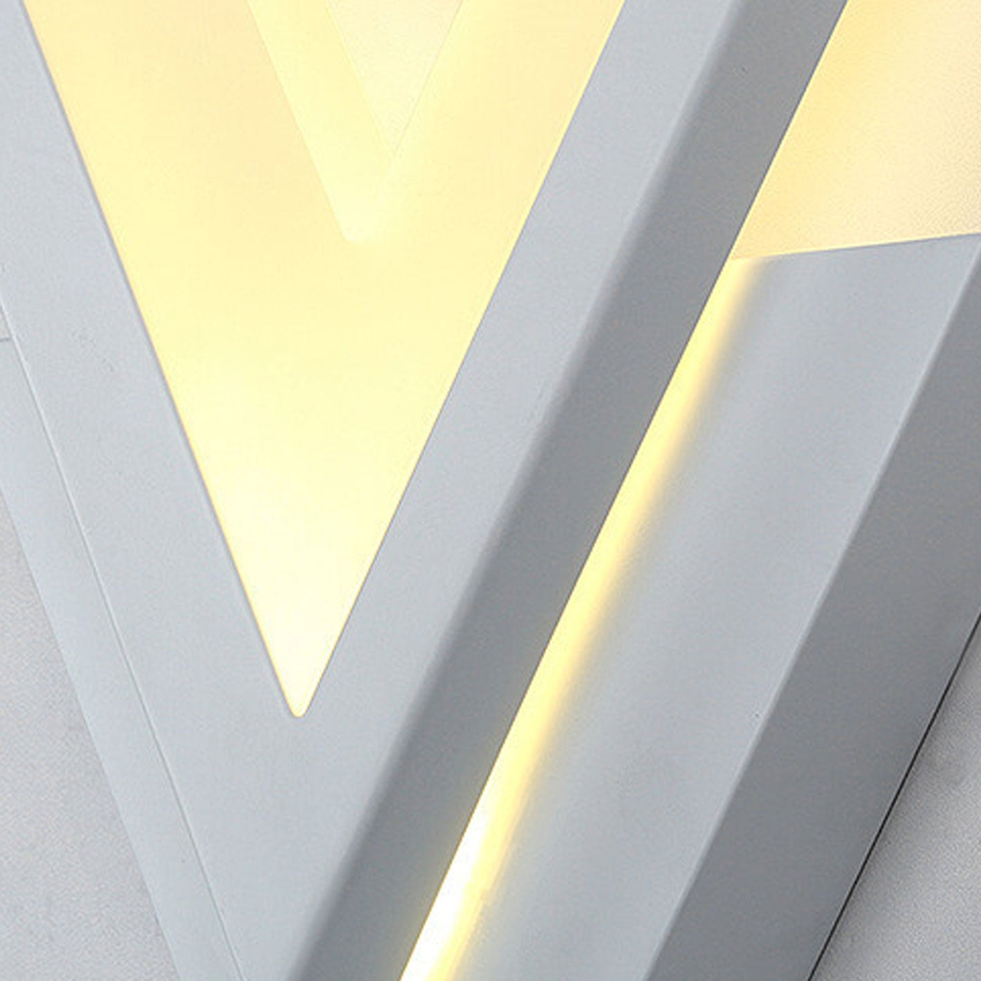 VGlow - Lampe murale LED avec forme en V créative