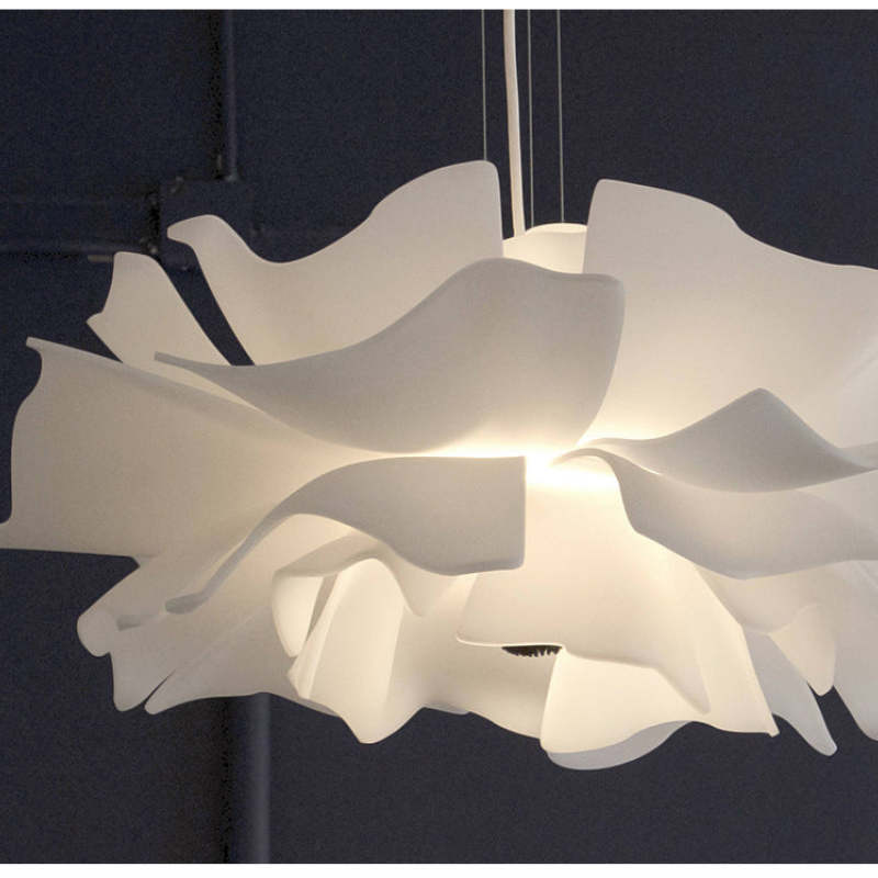 LuxeBloem - Modern Wall Lamp in White Metal