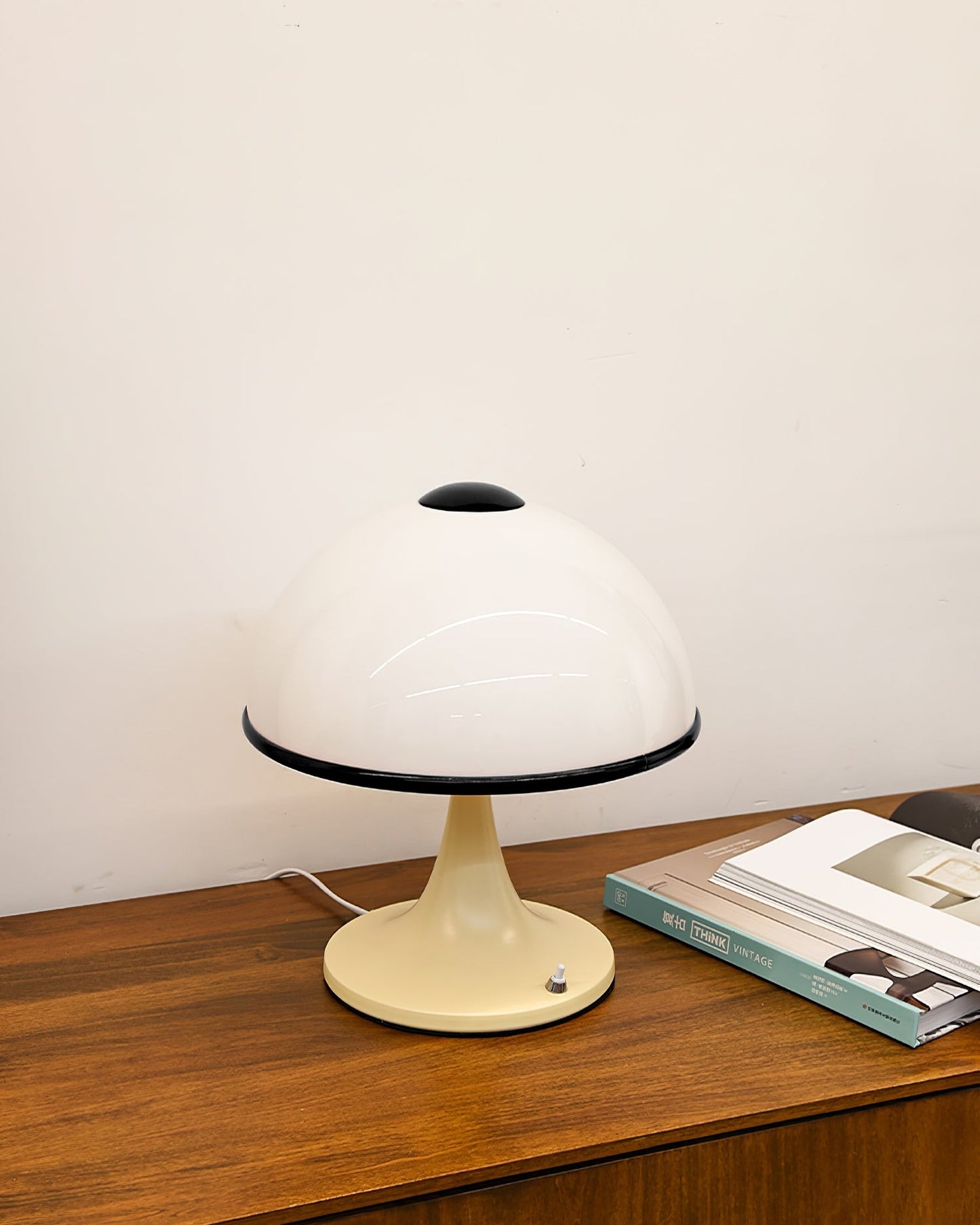Luxe Mushroom - Bordlampe med elegant fod og blød lysdiffusion