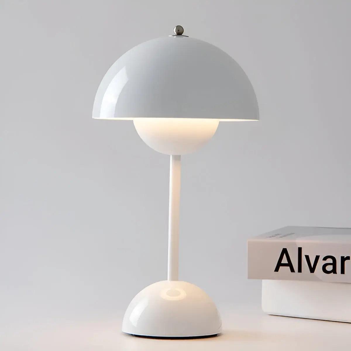NordicaLight - Elegant Table Lamp